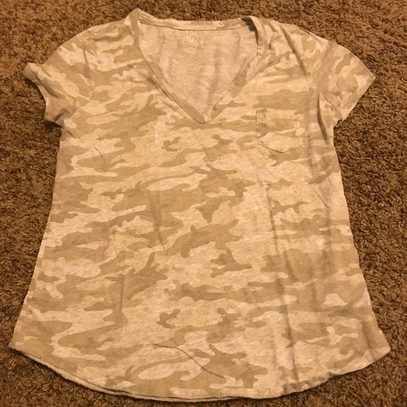 Gap tee - Picture 1 of 2